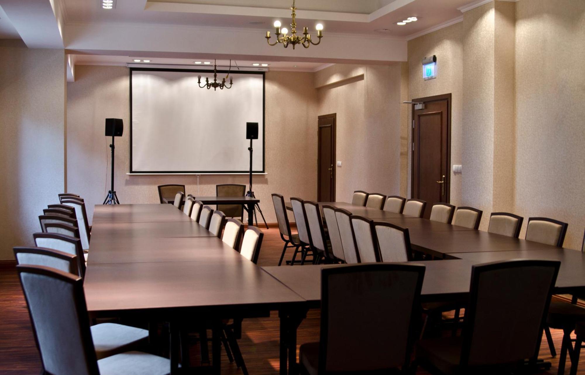 Hotel Kazimierski Zdroj Janowiec Kültér fotó